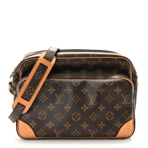 LOUIS VUITTON Monogram Nil 28 1422150 